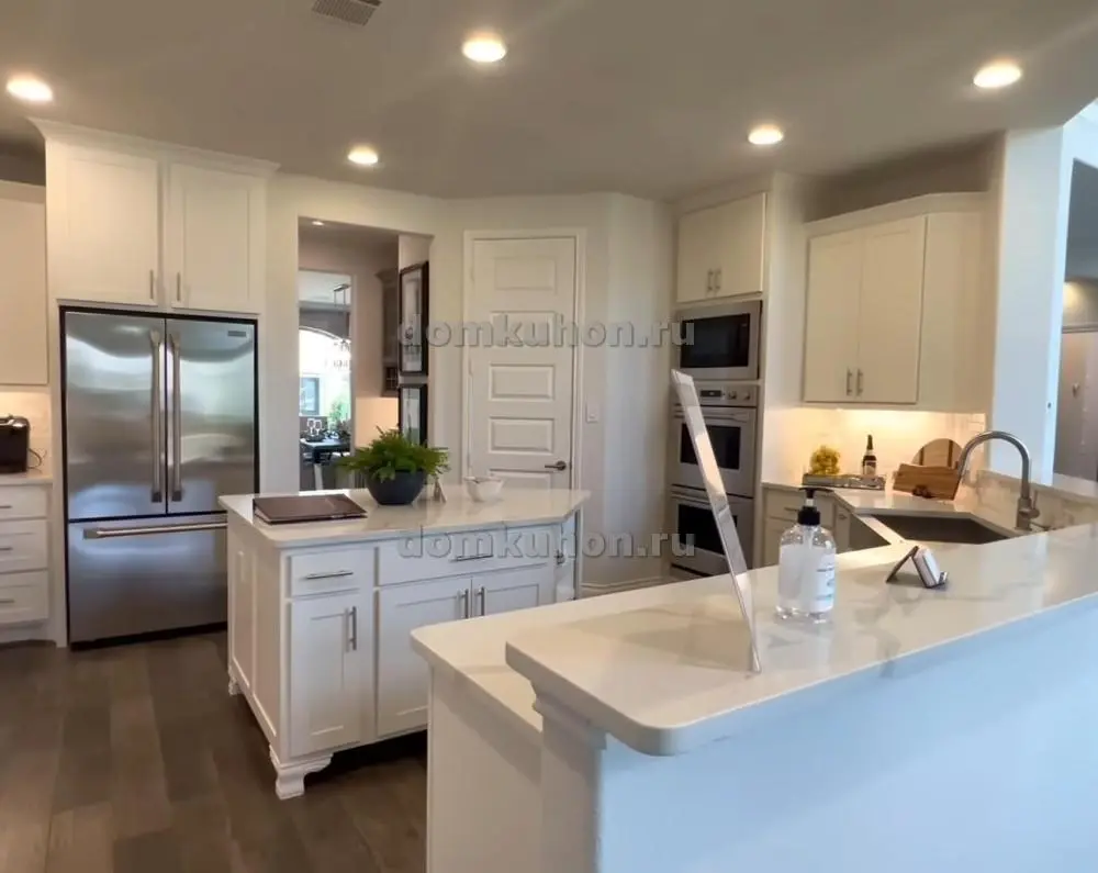 Кухня с островом- Лотос 4